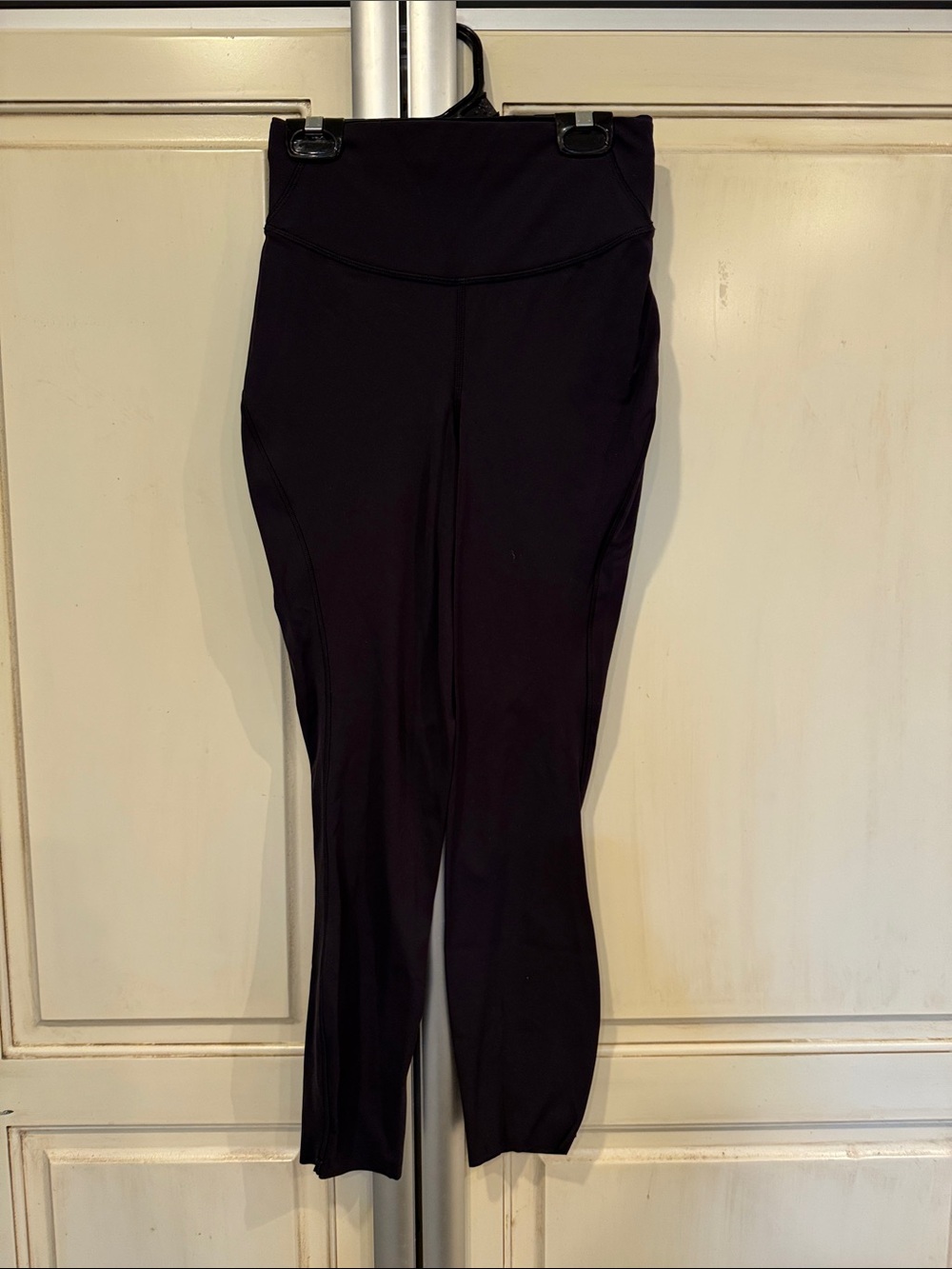 Lululemon size 4 black compression 24 inch inseam leggings